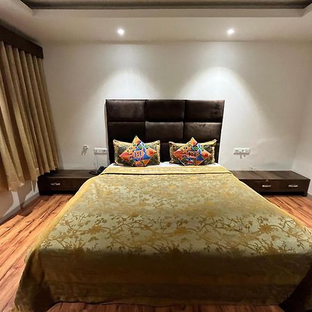 Hotel Shailly Inn Ahmedabad Exterior photo