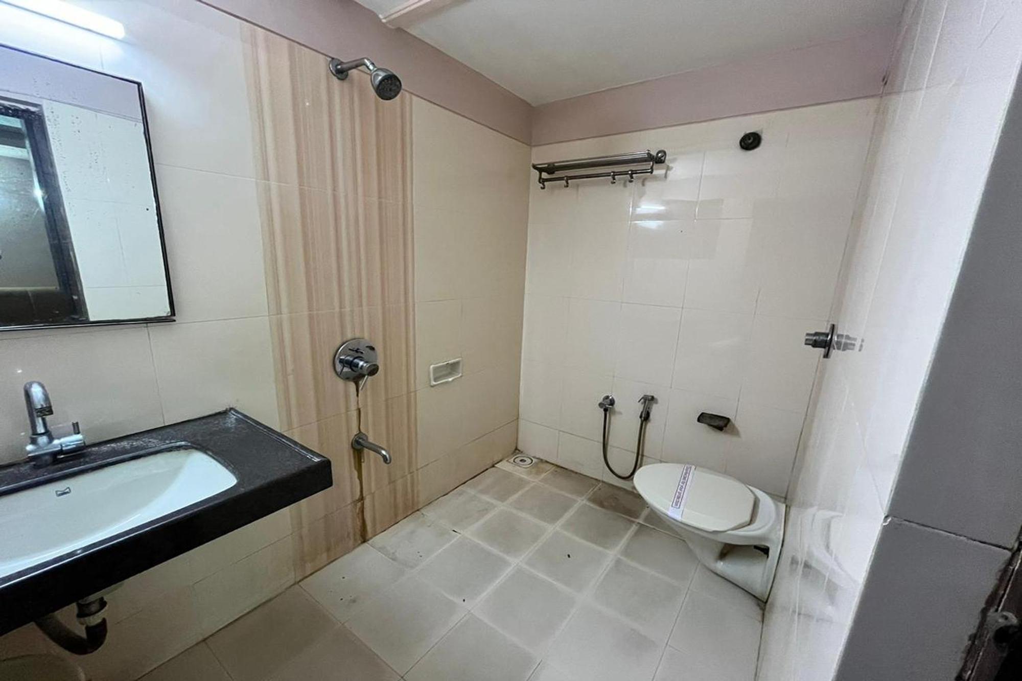 Hotel Shailly Inn Ahmedabad Exterior photo