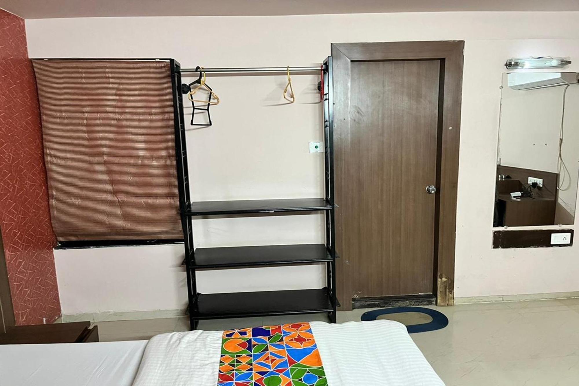 Hotel Shailly Inn Ahmedabad Exterior photo
